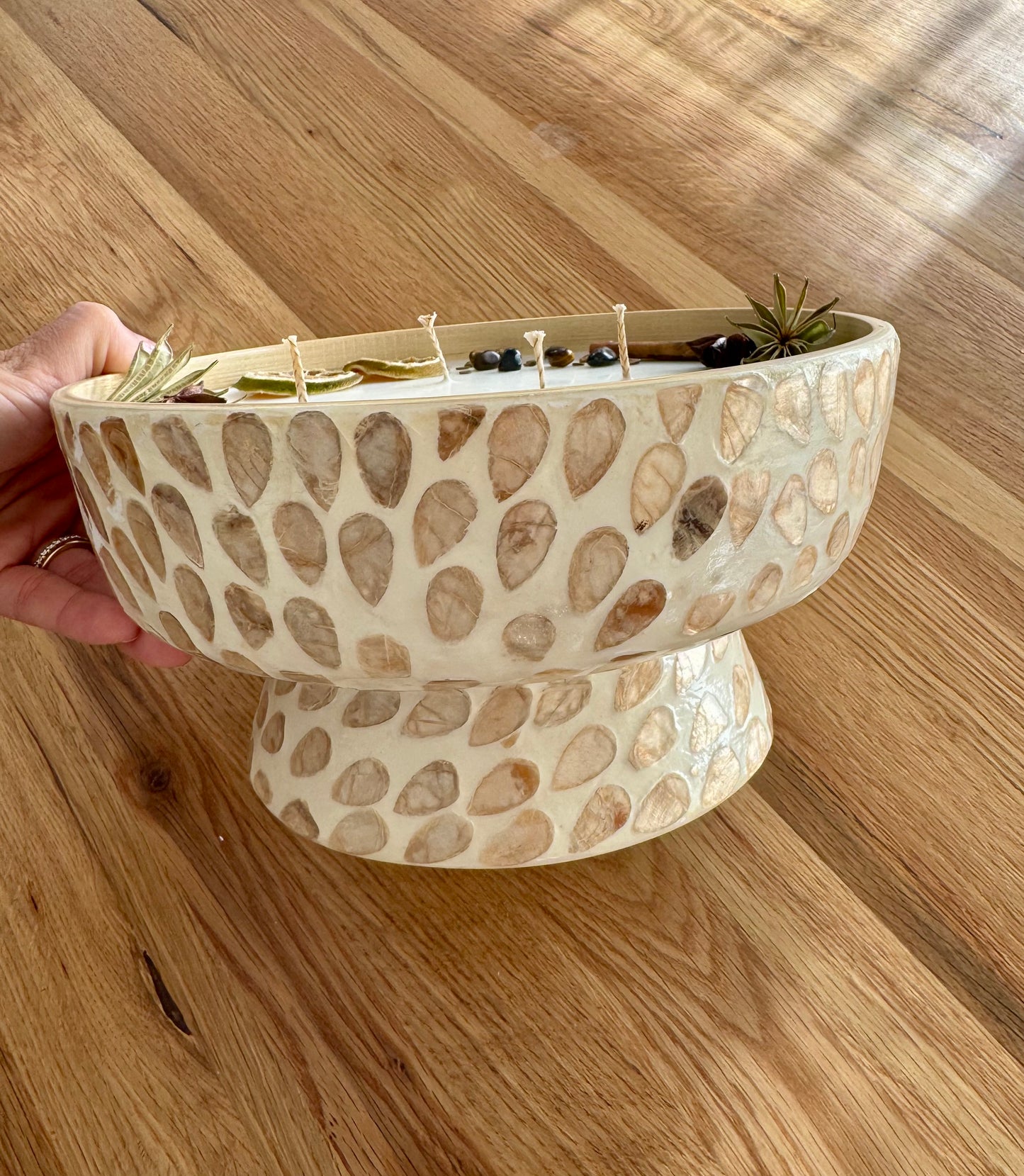 Bambus Mosaik Kerze mit Tigerauge & Trockenblumen / Früchte