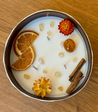 Kerze mit Citrin, Zimt, Orangen und Strohblume