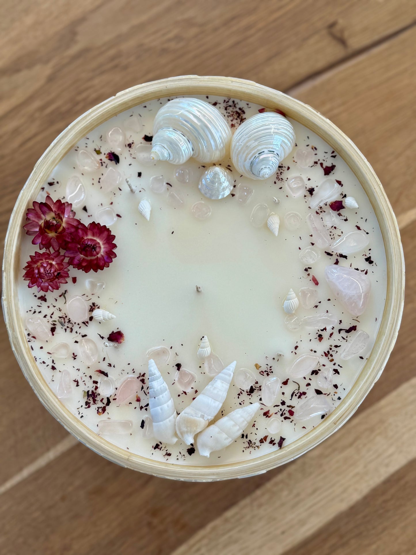 Bambus Mosaik Kerze mit Rosenquarz und Muscheln